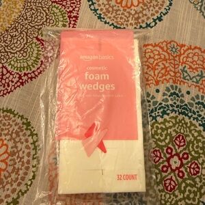 NWT Amazon Basics Cosmetic Foam Wedges - (32 Count)